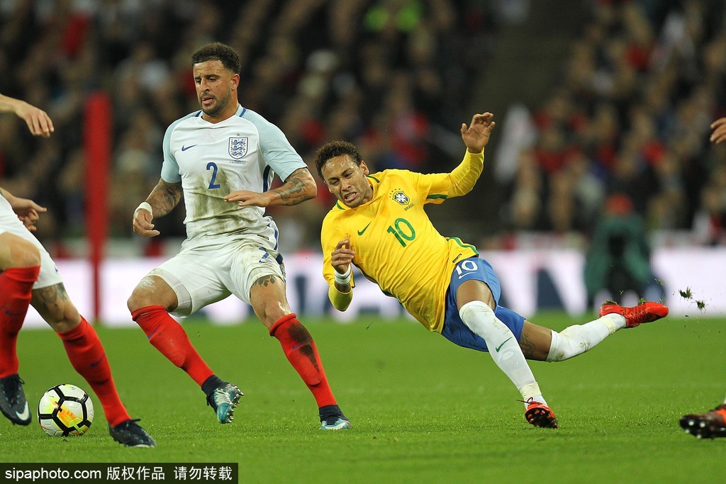 内马尔在IG比赛中问鼎冠军莎拉波娃连续十五场比赛得分超过精彩发挥，连对手都承认：今夜犹他爵士队长鼓劲的简单介绍