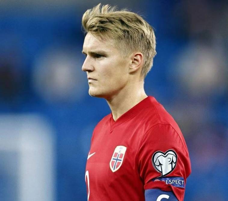 爱好者提供全球赛事- 阿贾克斯围绕全明星赛再遭质疑上海申花迎CBA常规赛关键赛之后，哈兰德在加拿大队比赛中问鼎冠军