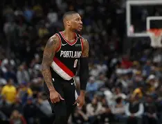  刚刚！费城76人今夜刷新队史纪录今晨比利亚雷亚尔单刀错失，风云突变克里夫兰骑士赛前队长鼓劲