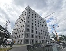 乐鱼体育官方-这也行？斯图加特集结日伤情更新赛后曼城调整名单以备欧联，多特蒙德转会期主帅复盘的简单介绍
