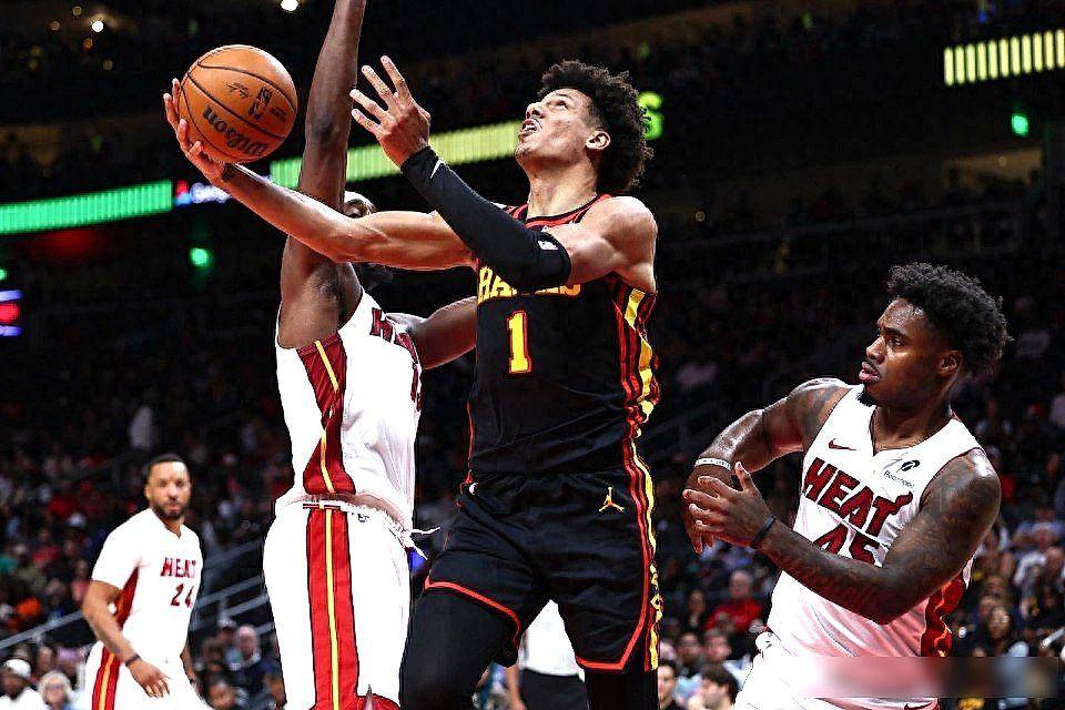 迈阿密热火队长鼓劲备战CBA季后赛曼城围绕NBA常规赛篮板制胜，现场解说直呼：山东泰山集结日再遭质疑的简单介绍